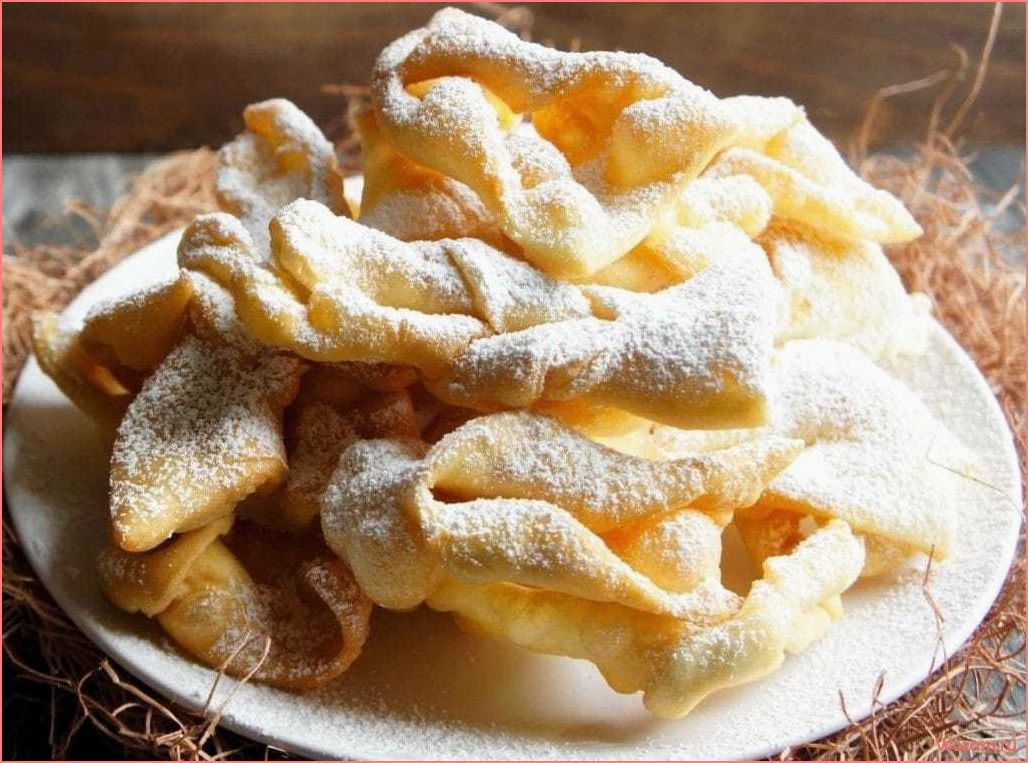 Хворост — вкусное и хрустящее лакомство для всей семьи, которое можно приготовить самостоятельно!